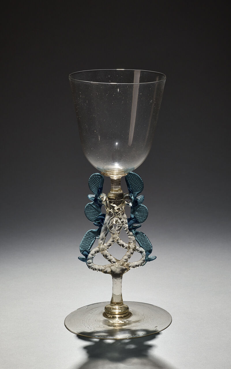 Deutsch oder deutsche Glashütte: Flügelglas Façon de Venise, 17. Jahrhundert