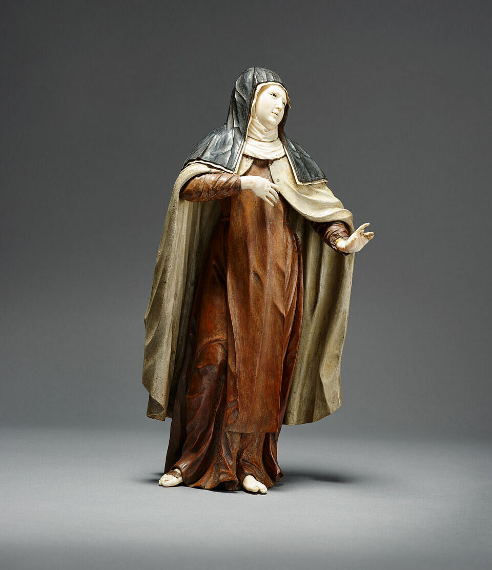 Unbekannt, Deutsch: Nonne (Teresa von Avila?), Mitte 18. Jh., Buchsbaumholz, bemalt, Elfenbein, Augen mit Glas eingelegt, 38 x 17 x 19 cm, Foto: Punctum/Bertram Kober 