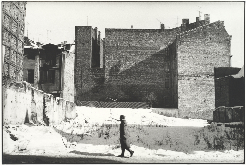 Konstanze Göbel: Aus der Serie: Halle im Umbruch, 1987–1989, 1988, Silbergelatine/Vintage Print, Foto: Kulturstiftung Sachsen-Anhalt © Konstanze Göbel