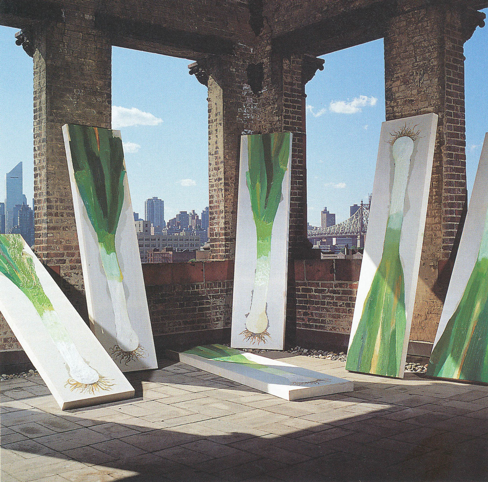 Cornelia Schleime: Porrees auf dem Dach des PS1 Museum, New York, 1990,  © Ausstellungskatalog der Aschenbach Galerie, Amsterdam, 1991